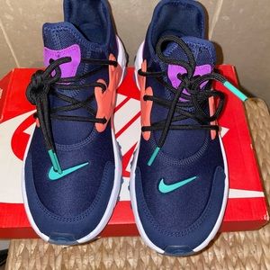 BRAND NEW Nike Prestos (GS) Kids 5.5